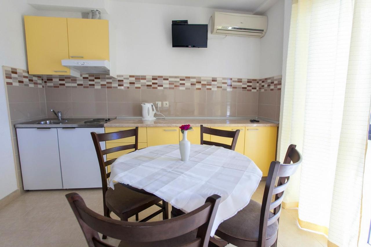 Apartments With A Parking Space Baska Voda, Makarska - 6761 Baška Voda Exterior foto